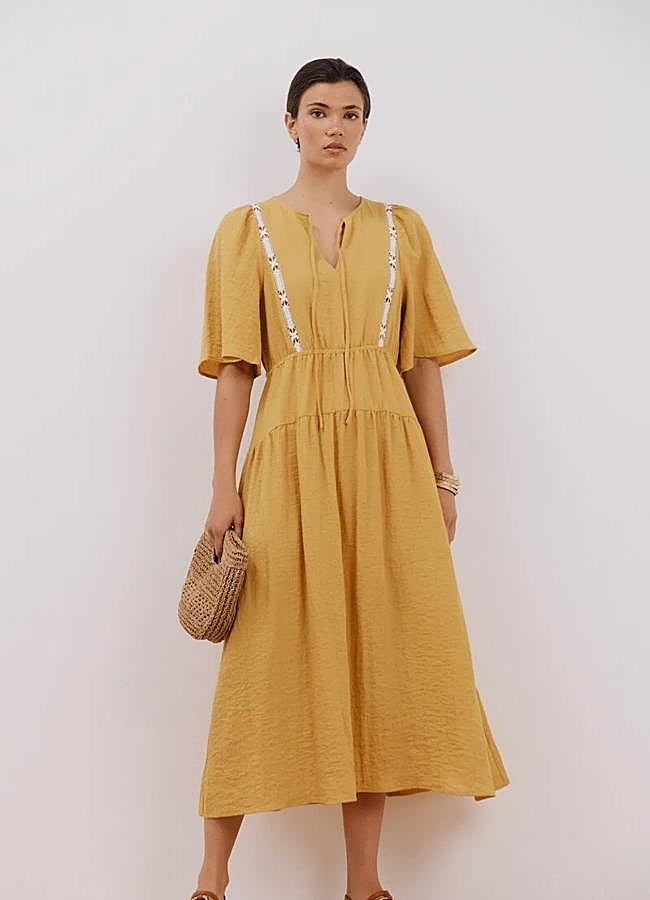 Imagen - Vestido midi con detalle boho de Cortefiel.