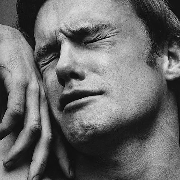 Tan poca vida cumple 10 años: a favor y en contra del libro que TikTok hizo viral y ha hecho llorar a millones de lectores 