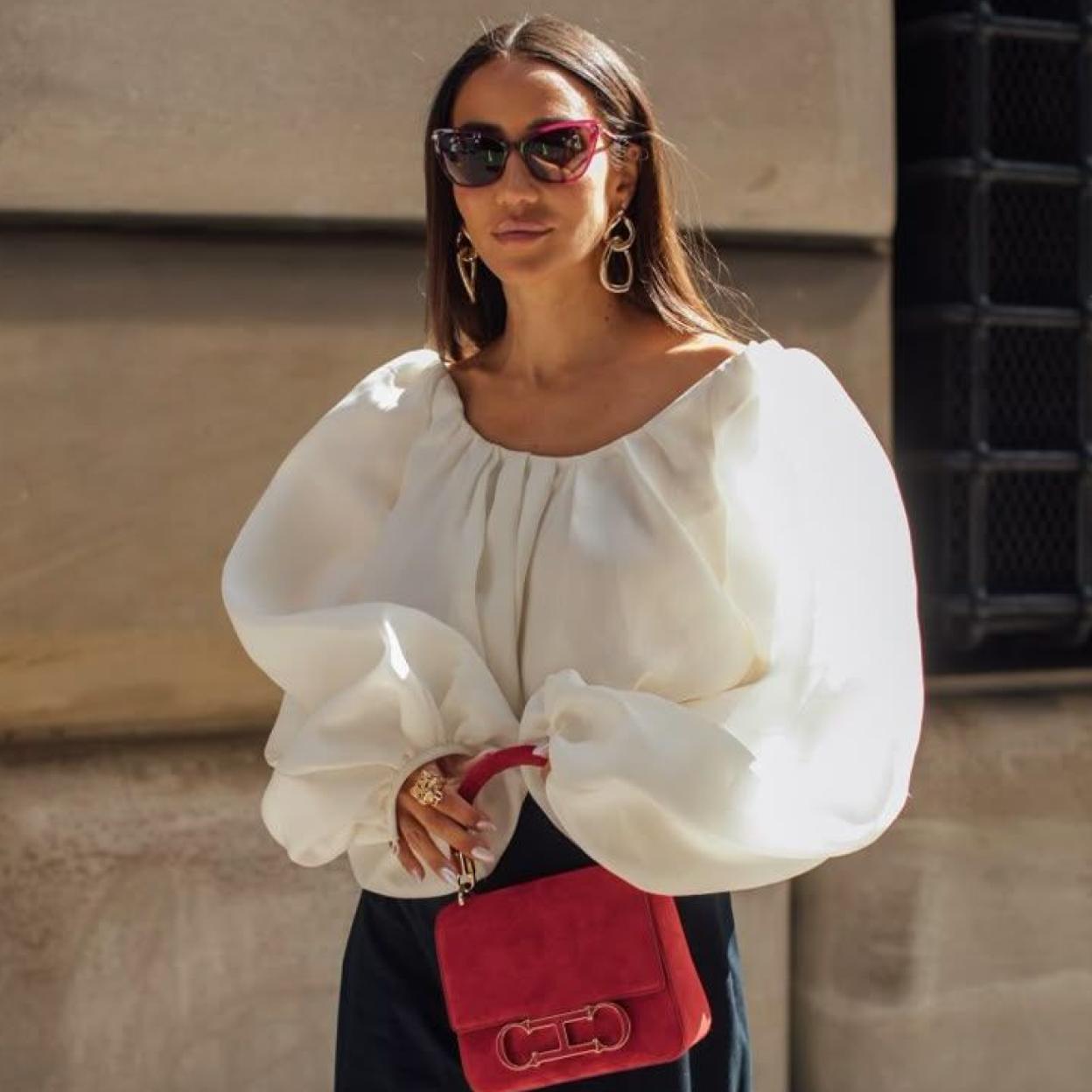 Influencer con look de primavera