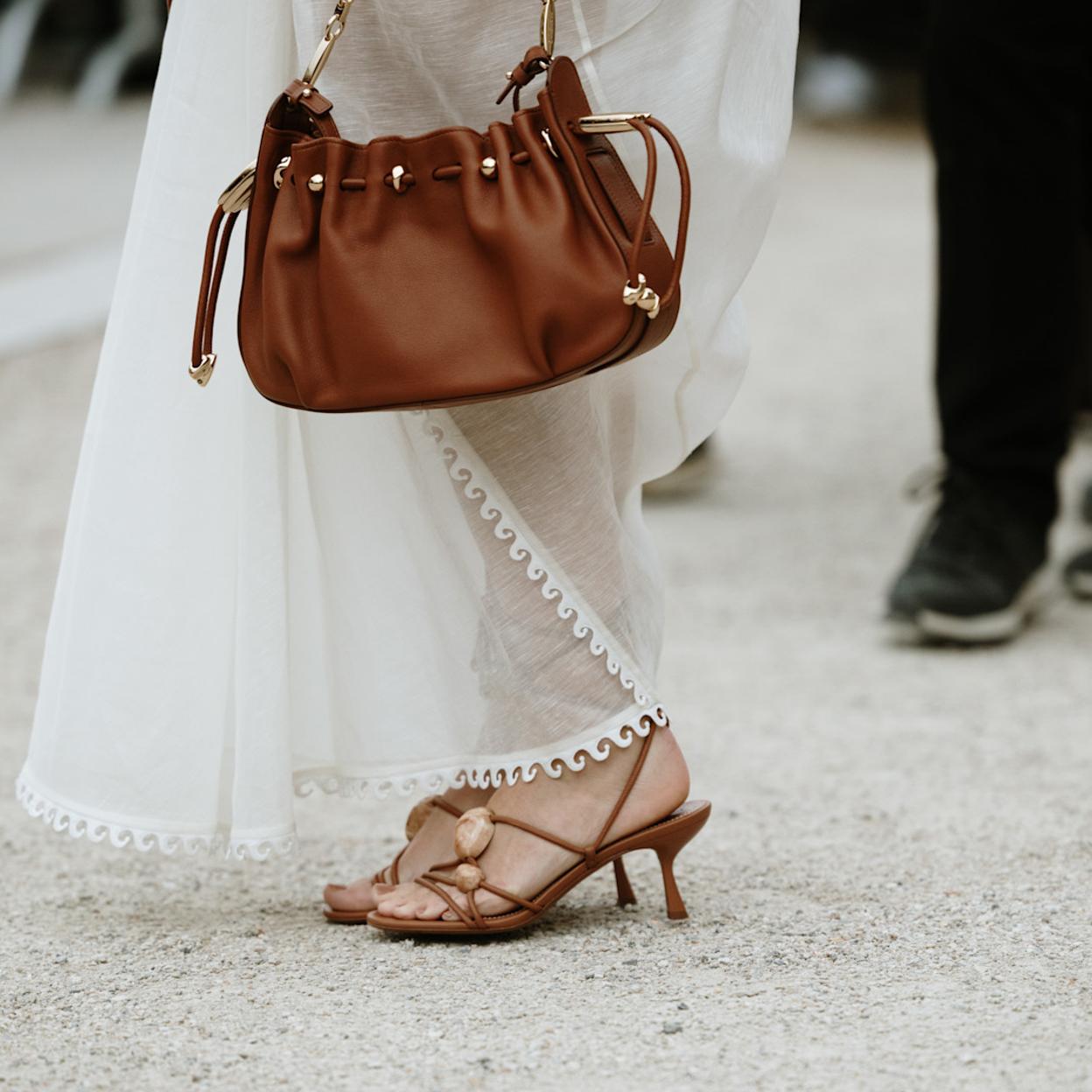 Las mejores firmas de zapatos made in Spain para invitadas de primavera