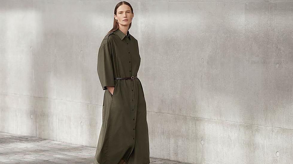 Conjunto de Clare Waight Keller para Uniqlo.