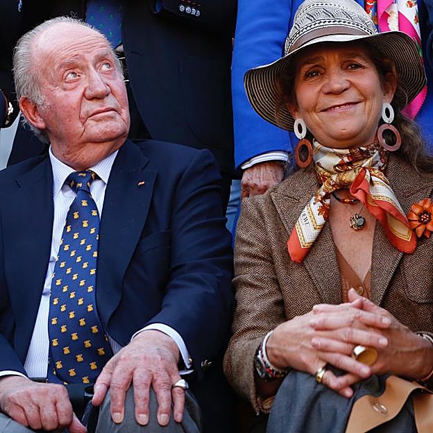 Las cinco mujeres fuertes que apoyan al rey Juan Carlos en su nueva estrategia de demandas