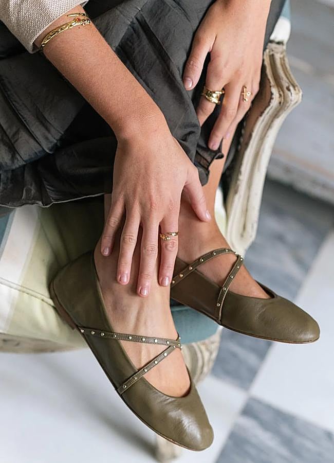 Imagen - Bailarinas en verde con detalle de tachuelas de Micuir.
