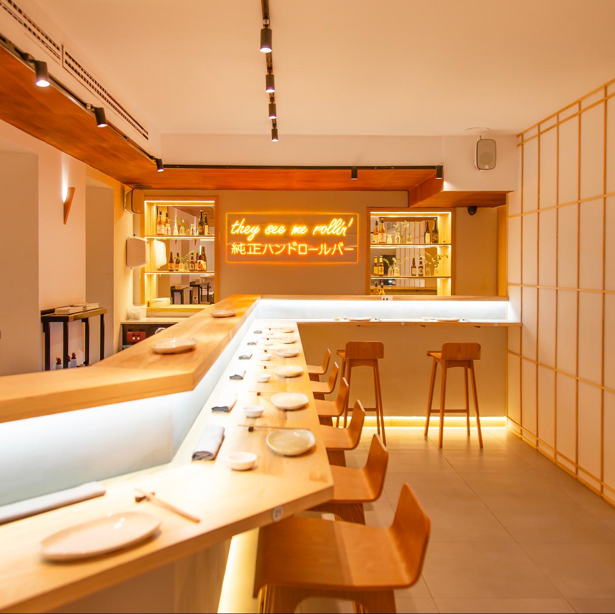 La barra del Kaito Hand Roll Bar para disfrutar de la gastronomía japonesa más sabrosa.