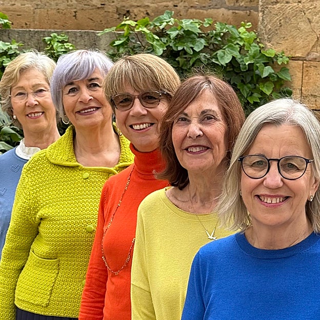 Las cinco protagonistas de Cien libros juntas. 