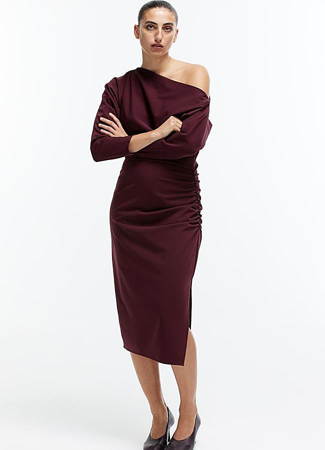 Imagen - El vestido burdeos de H&M.