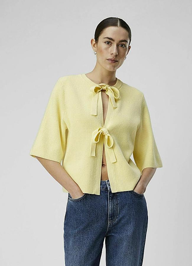 Imagen - Chaqueta de punto con lazos amarillo mantequilla