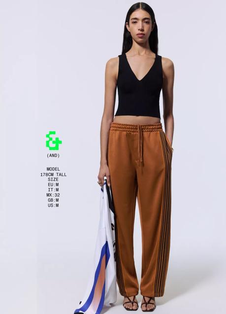 Imagen - Pantalón deportivo de Pull & Bear (22,99 euros)