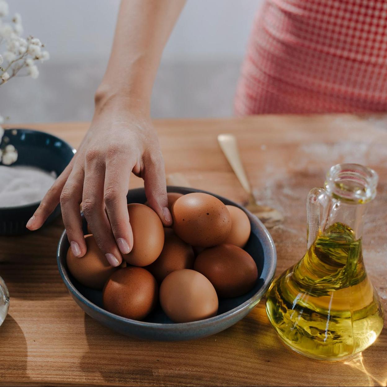 La nutricionista Beatriz González recomienda cómo guardar los huevos.