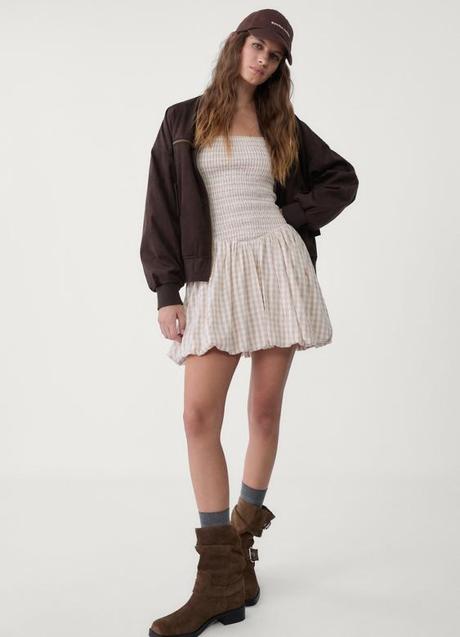 Imagen - Vestido corto de Stradivarius (29,99 euros)