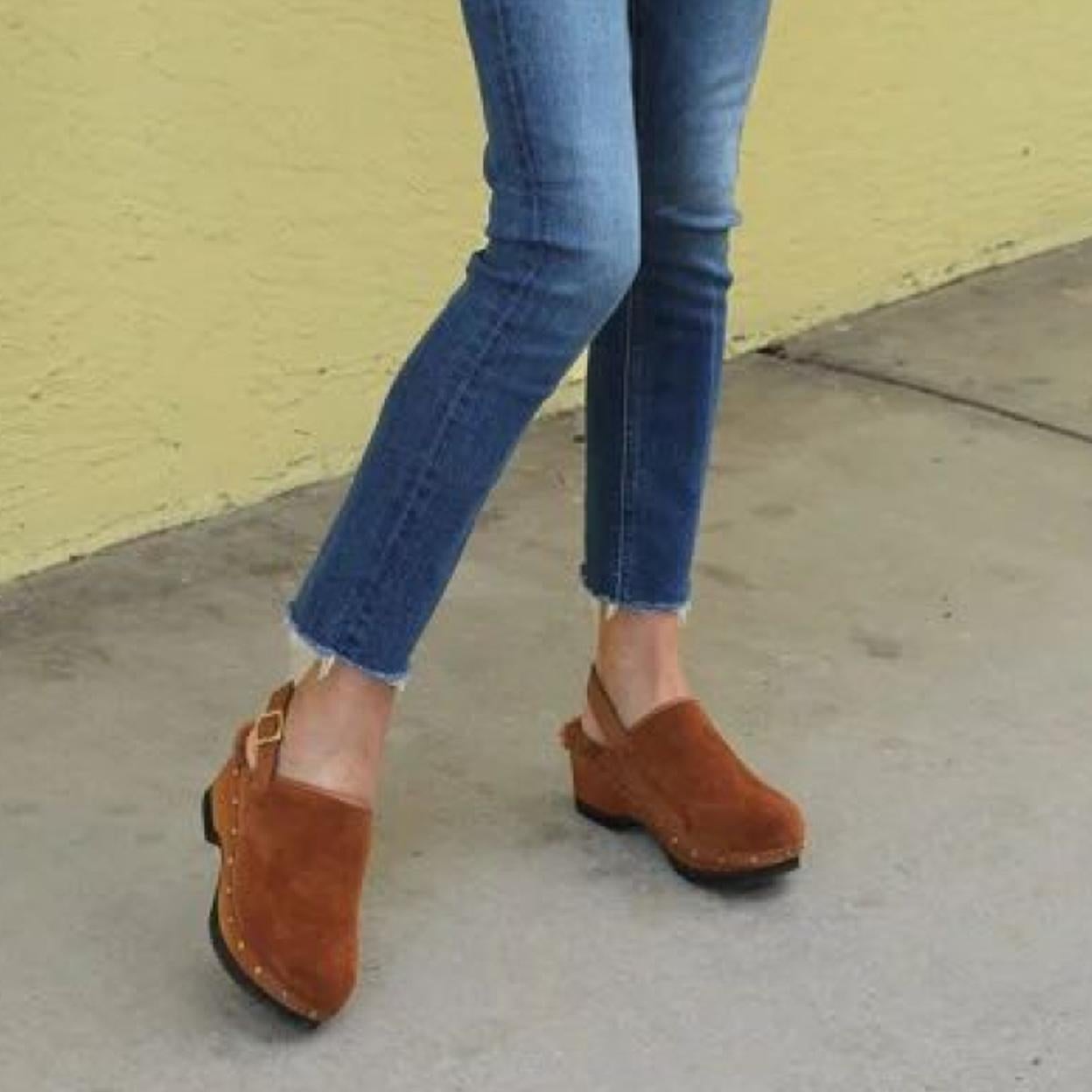 Influencer con zapatos de serraje