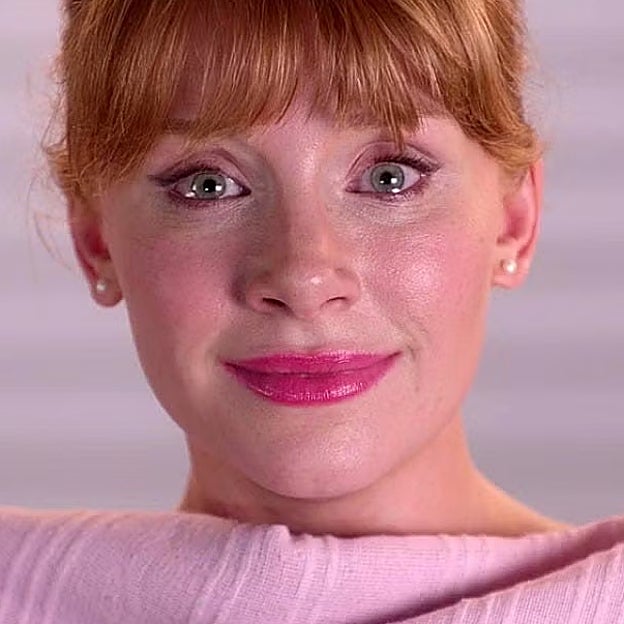 Caída en picado representa una sociedad donde la apariencia lo es todo.