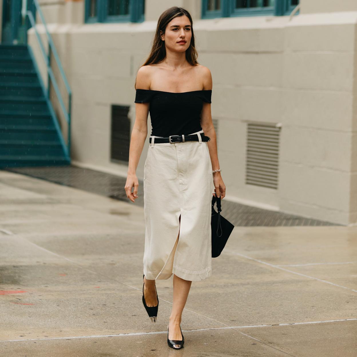 Mujer con falda lápiz