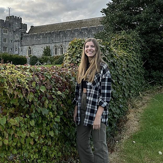 La infanta Sofía apura sus últimas semanas en Gales, donde cursa el Bachillerato Internacional en el internado UWC Atlantic College. 