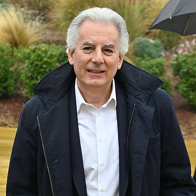 La ruptura de Álvaro Vargas Llosa en el peor momento de su vida: por qué su novia lo ha dejado tras la muerte de su padre