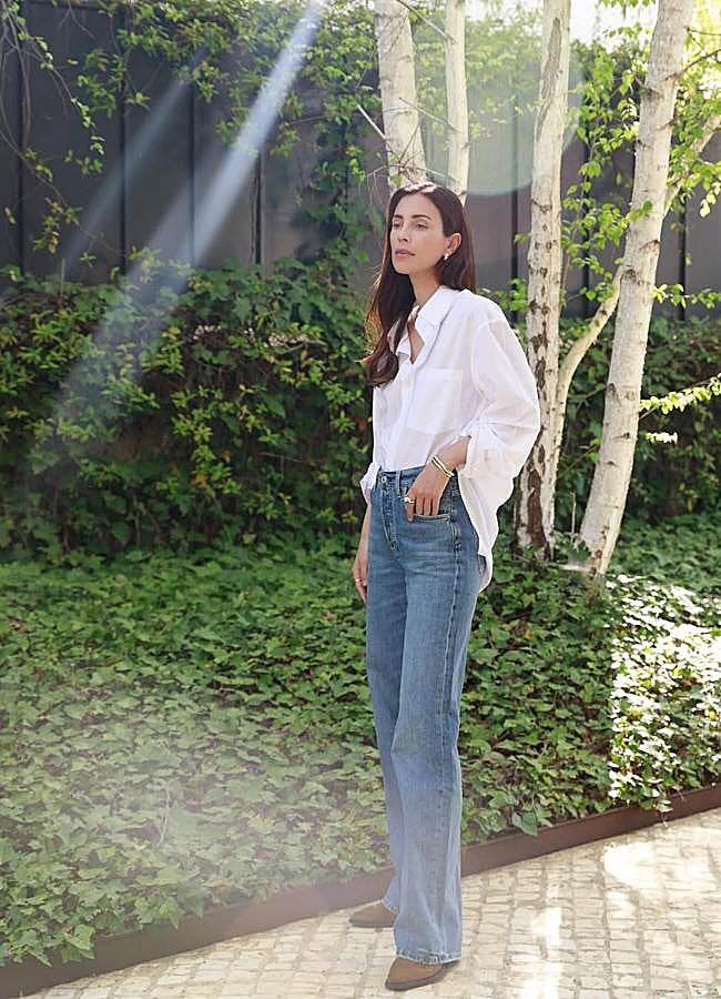 Imagen - Sassa de Osma con vaqueros y camisa blanca. Foto: @sassadeo.