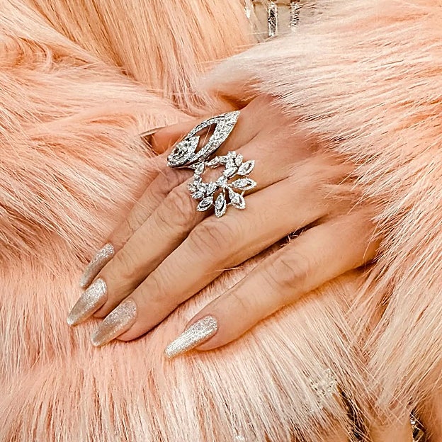 Uñas ojo de gato de Jennifer Lopez.