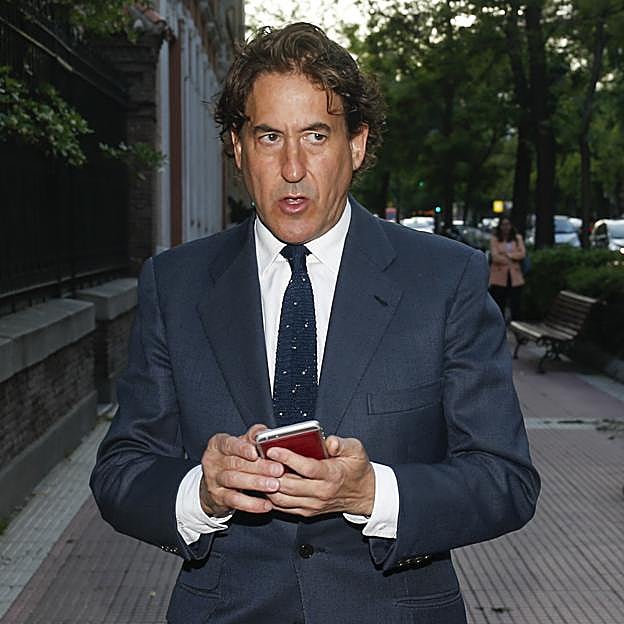 Álvaro de Marichalar cumple 64 años embarcado en una vuelta al mundo en moto náutica, que reactiva ahora con una nueva etapa entre Panamá y el Canal de Suez. 