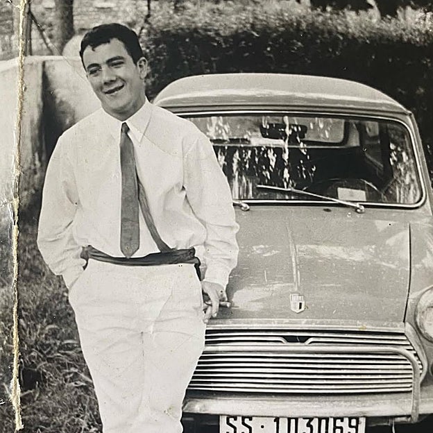 El padre de Amaia Montero en el álbum de fotos familiar. 