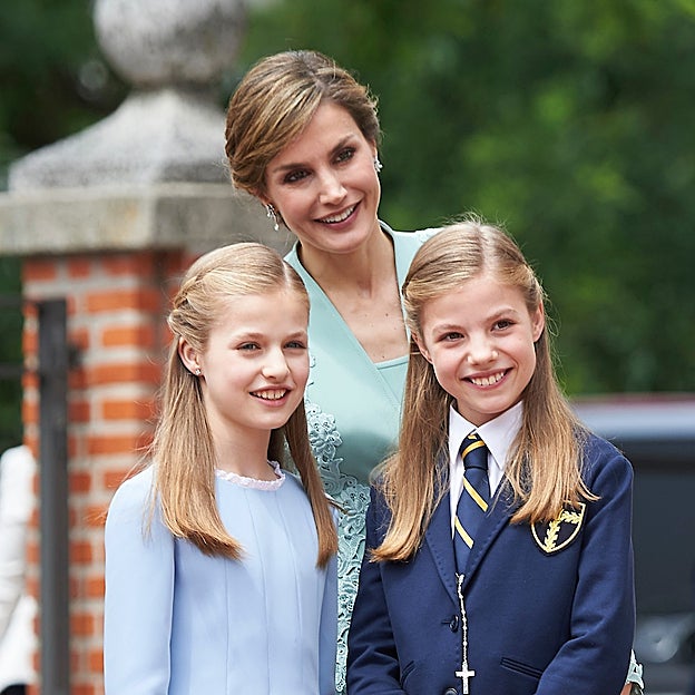 La reina Letizia en una preciosa foto retrospectiva con Leonor y Sofía. 
