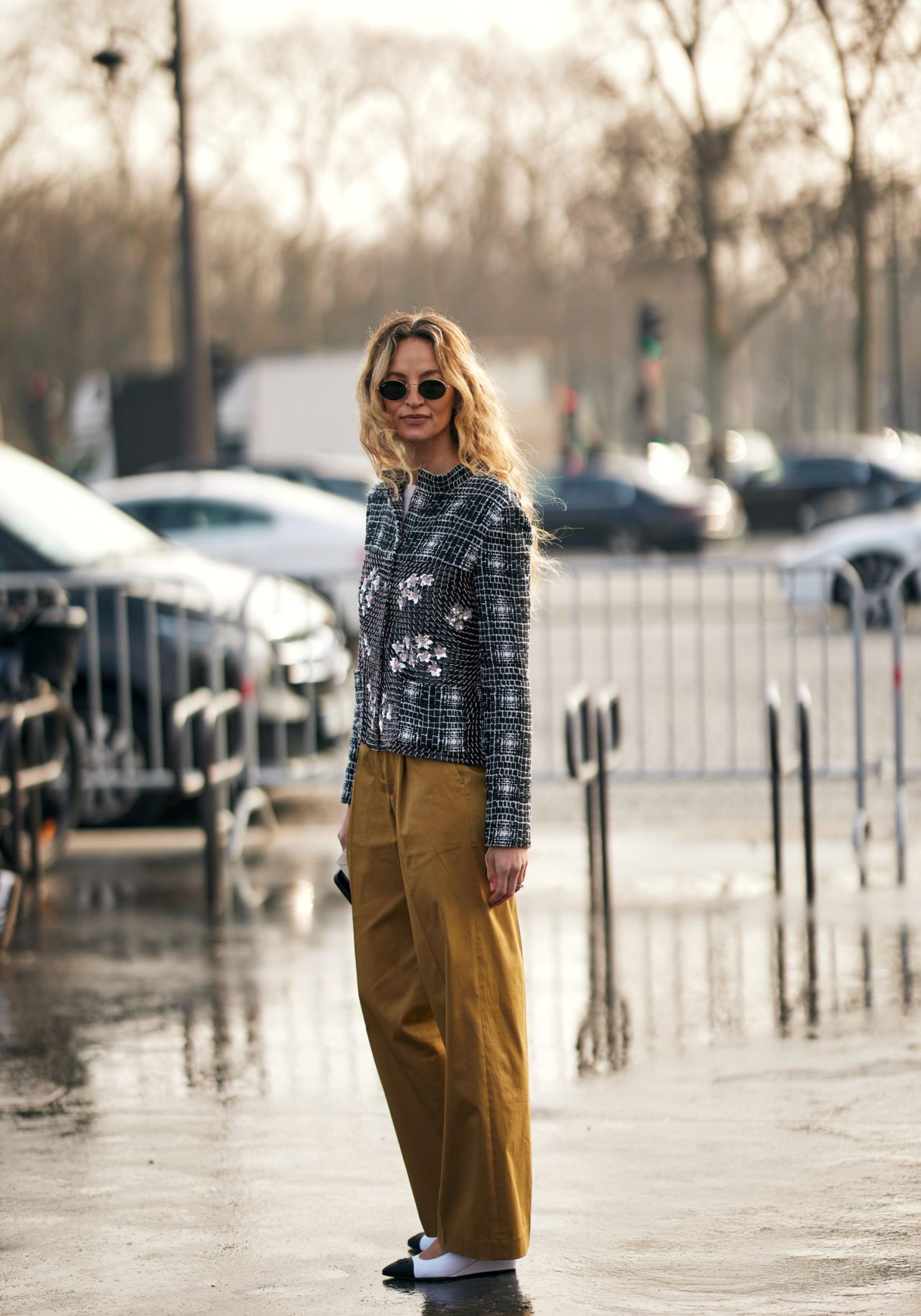 Look en la Semana de la Moda de París.