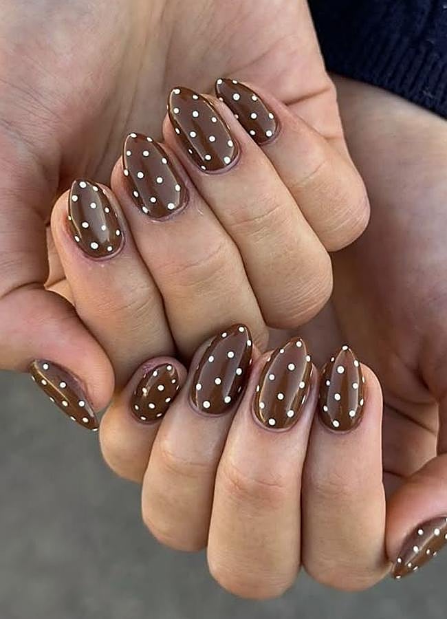 Imagen - Uñas marrón para la Feria de Abril (INSTAGRAM