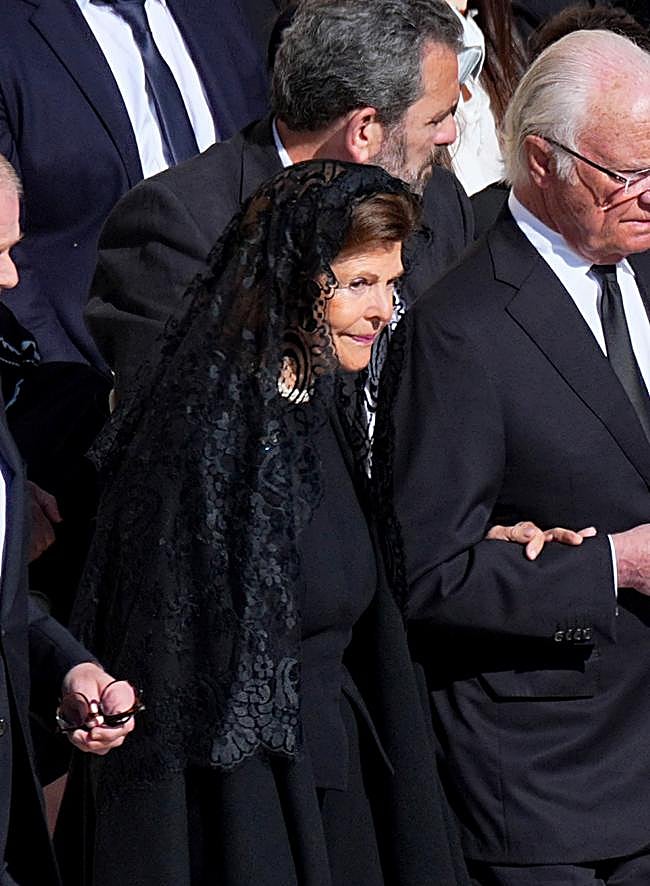 Imagen - Silvia de Suecia en el funeral del Papa Francisco 1 (GTRES)