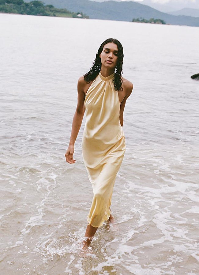 Imagen - Vestido amarillo satinado de Zara.