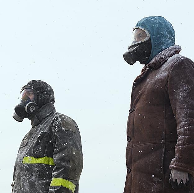 César Troncoso y Ricardo Darín en una imagen de la adaptación del cómic argentino, El Eternauta.