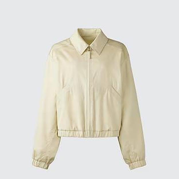 Chaqueta corta cremallera (49,90€)