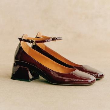 Imagen secundaria 1 - Chaqueta de Kiabi, zapatos de Sézane y falda de El Corte Inglés.