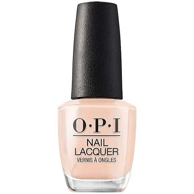 Esmalte de uñas en tono nude de OPI.