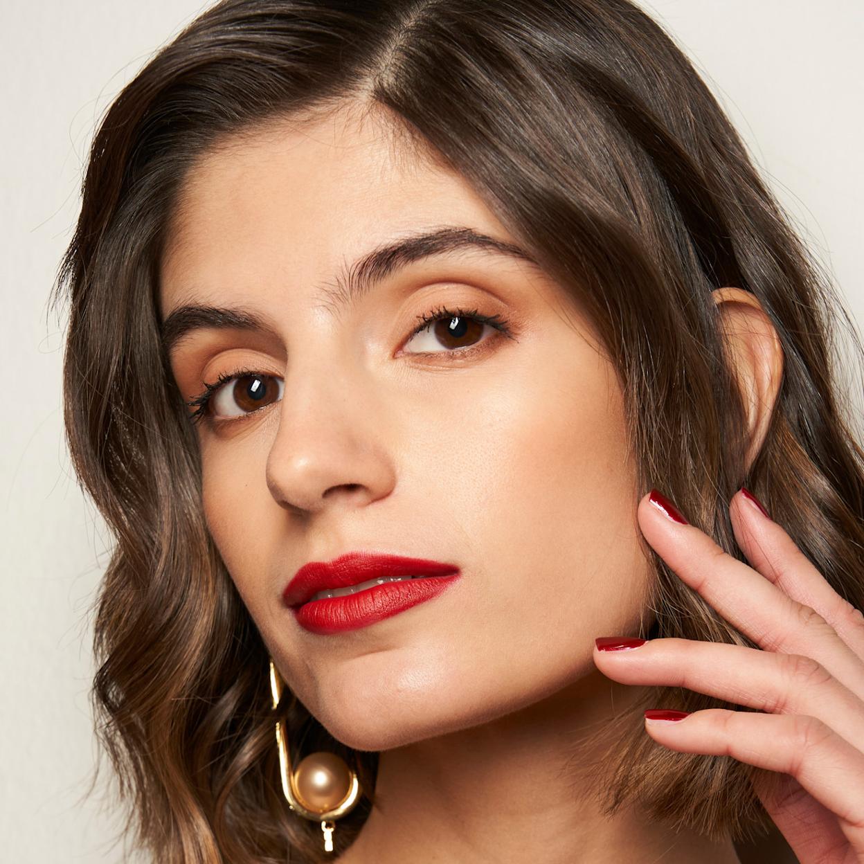 Estos son los colores de uñas que querrás lucir en la Feria de Sevilla