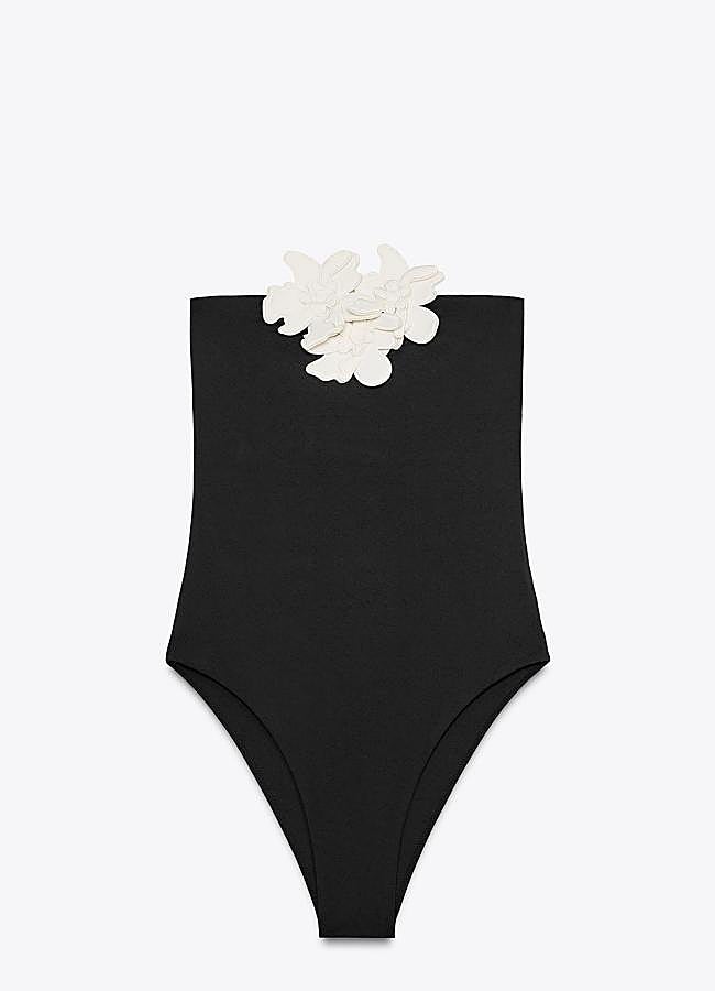 Imagen - Bañador con detalle floral de Zara.
