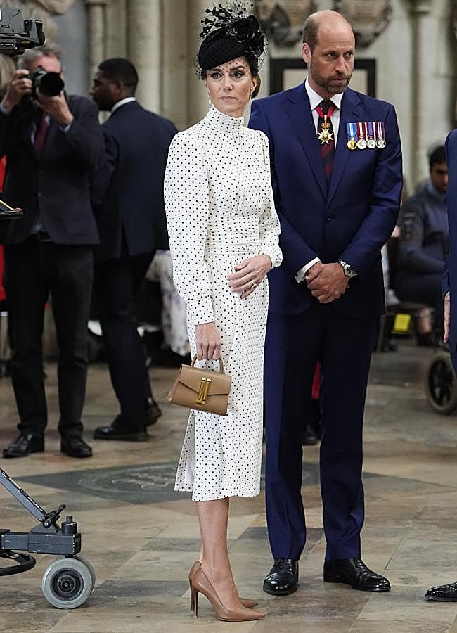 Imagen - El look de Kate Middleton en la semana de celebración del Día de la Victoria (GTRES)