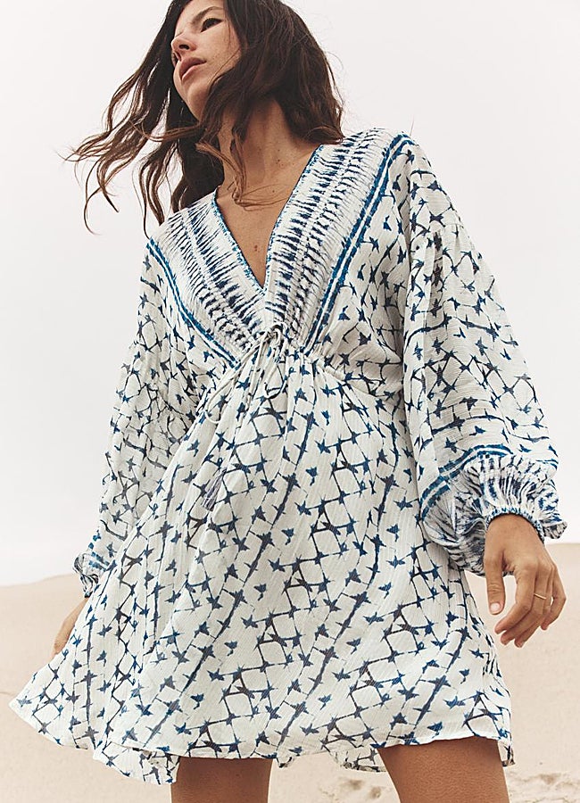 Imagen - Vestido corto manga larga de Zara.