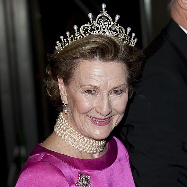 La tiara de perlas de la Reina Maud. 