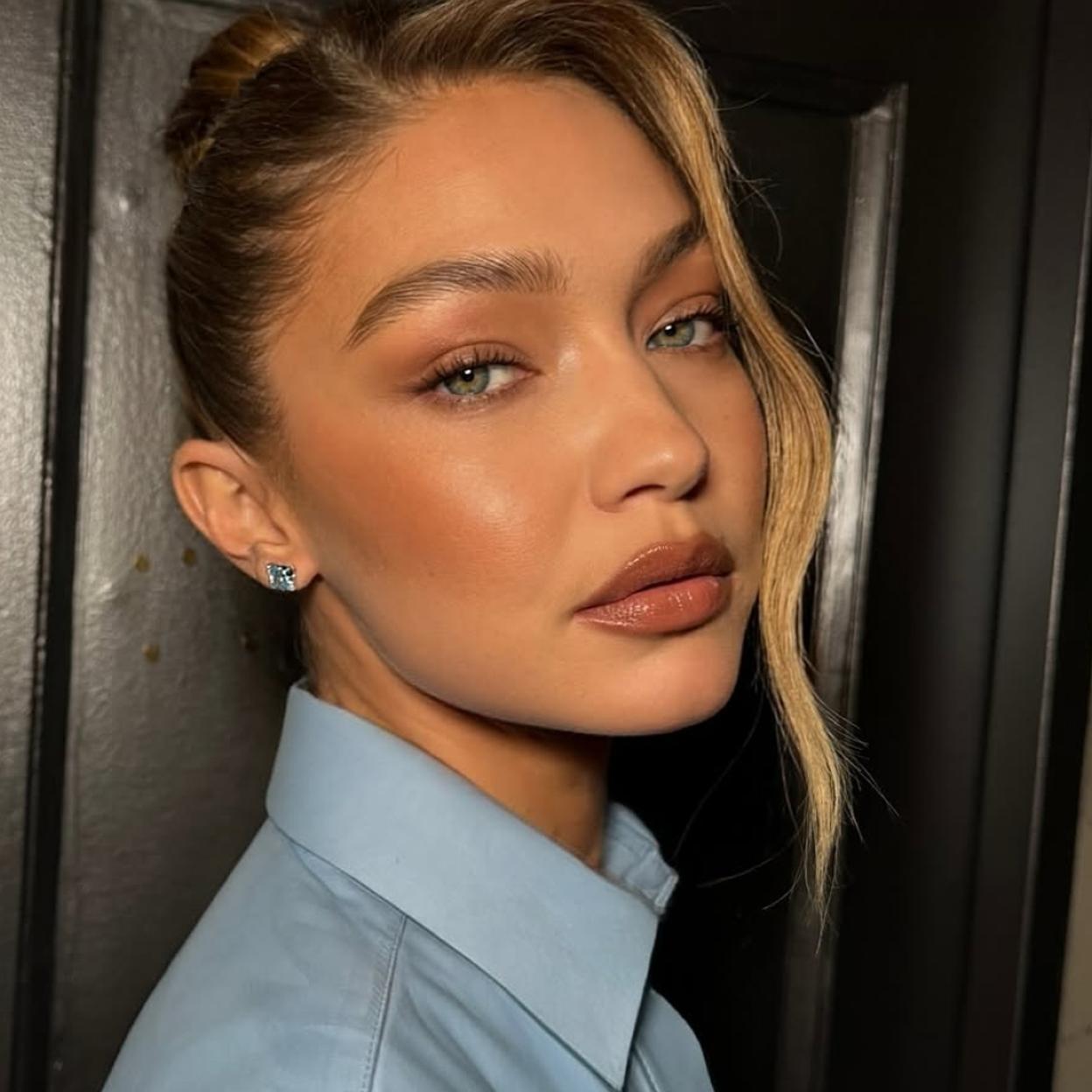 Gigi Hadid con los labios hidratados.