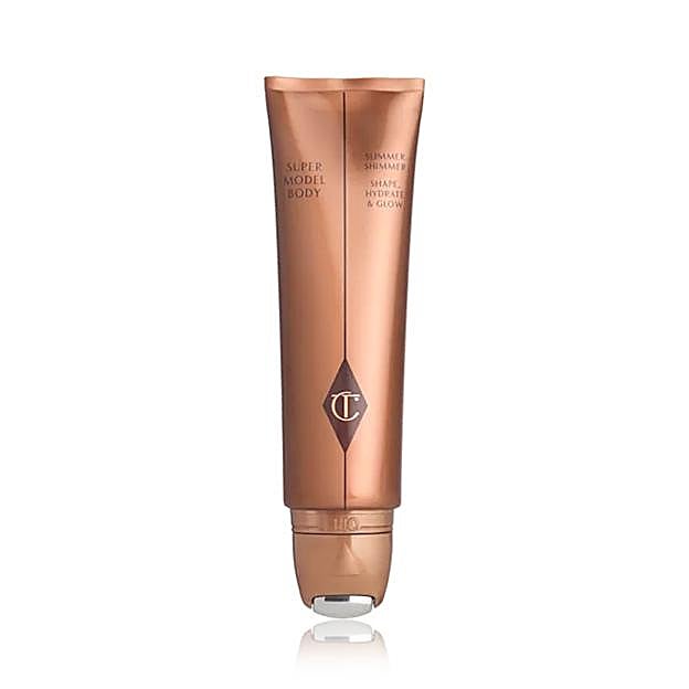 Crema con color de Charlotte Tilbury.