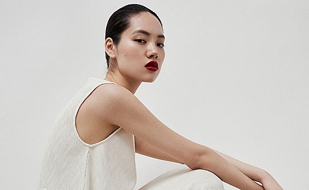 Lo mejor de lo nuevo de Sfera para el verano: vestidos de flores, blusas con bordados y pantalones fluidos