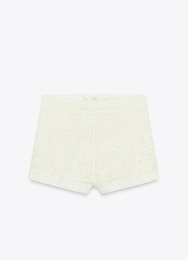 Imagen - Short de ganchillo blanco de Zara, 29,95 euros.