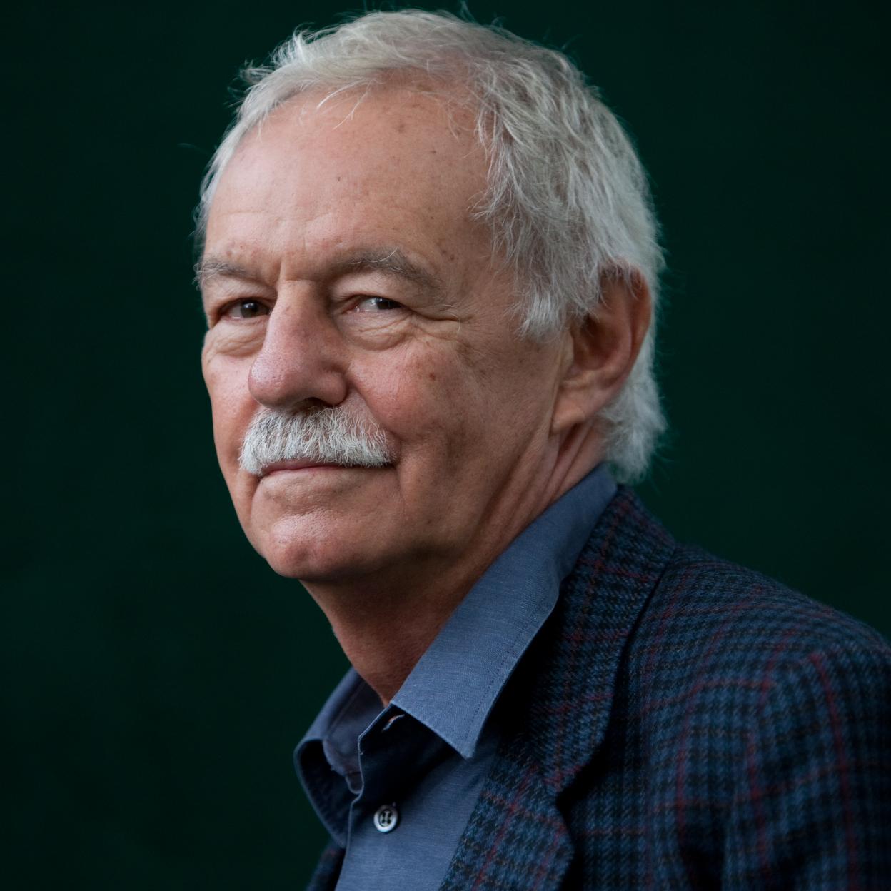 Eduardo Mendoza es el flamante Premio Princesa de Asturias de las Letras 2025. 