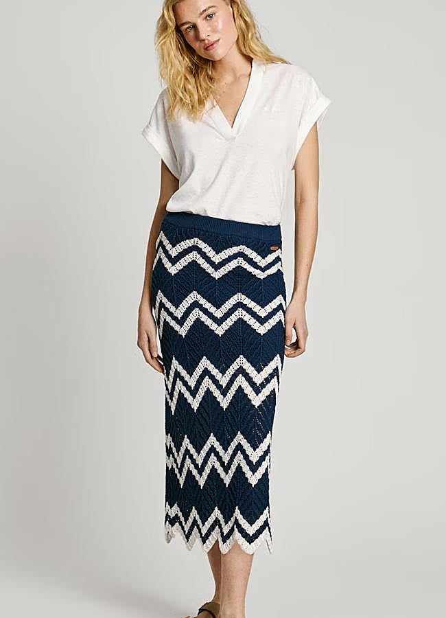 Imagen - Falda estampada azul marino de Pepe Jeans, 89,90 euros.