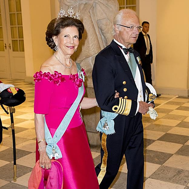 Silvia de Suecia llevó la tiara de rubíes en 2008 para el cumpleaños de Federico de Dinamarca. 