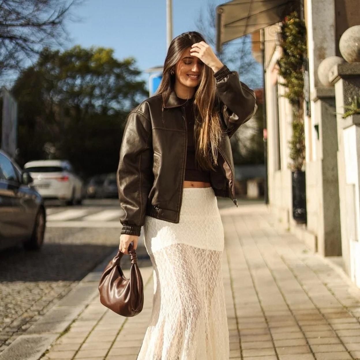 Las faldas de encaje serán tu comodín estrella esta temporada