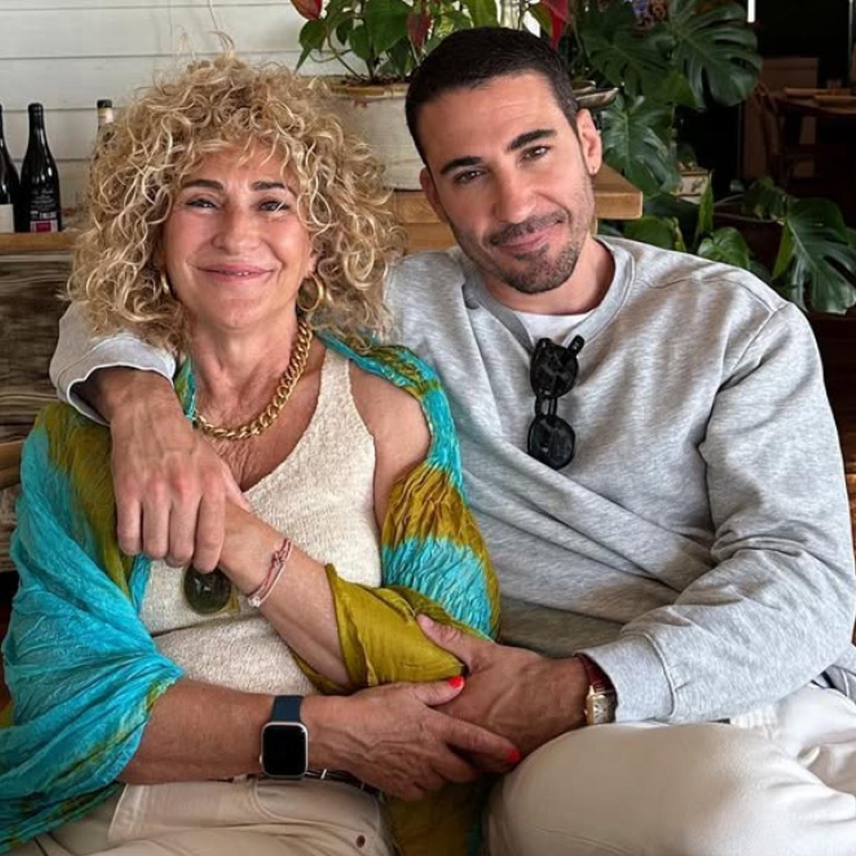 Miguel Ángel Silvestre adora a su madre. 