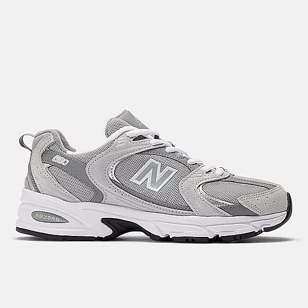 Zapatillas en color gris de New Balance.