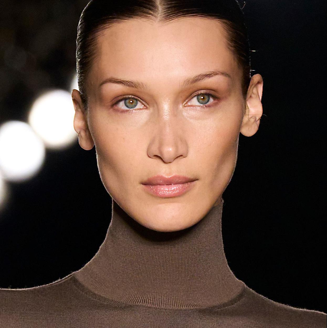 Modelo con maquillaje facelift