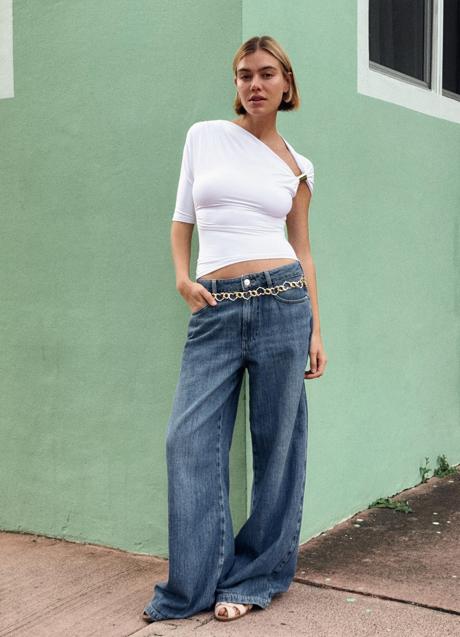 Imagen - Top blanco de Zara (17,99 euros)