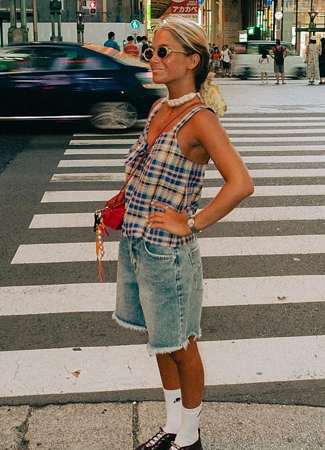 Imagen - Caetana Botelho con blusa de cuadros/ @caetanaba